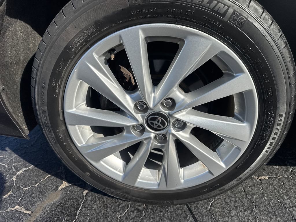 Used 2021 Toyota Camry LE AWD/4WD image 13