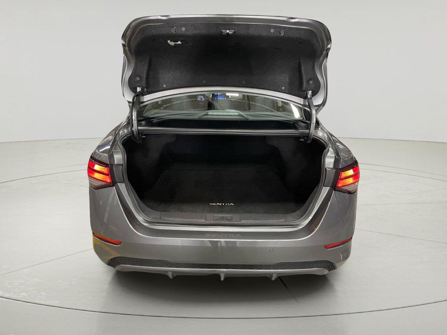 Used 2024 Nissan Sentra SV FWD image 10