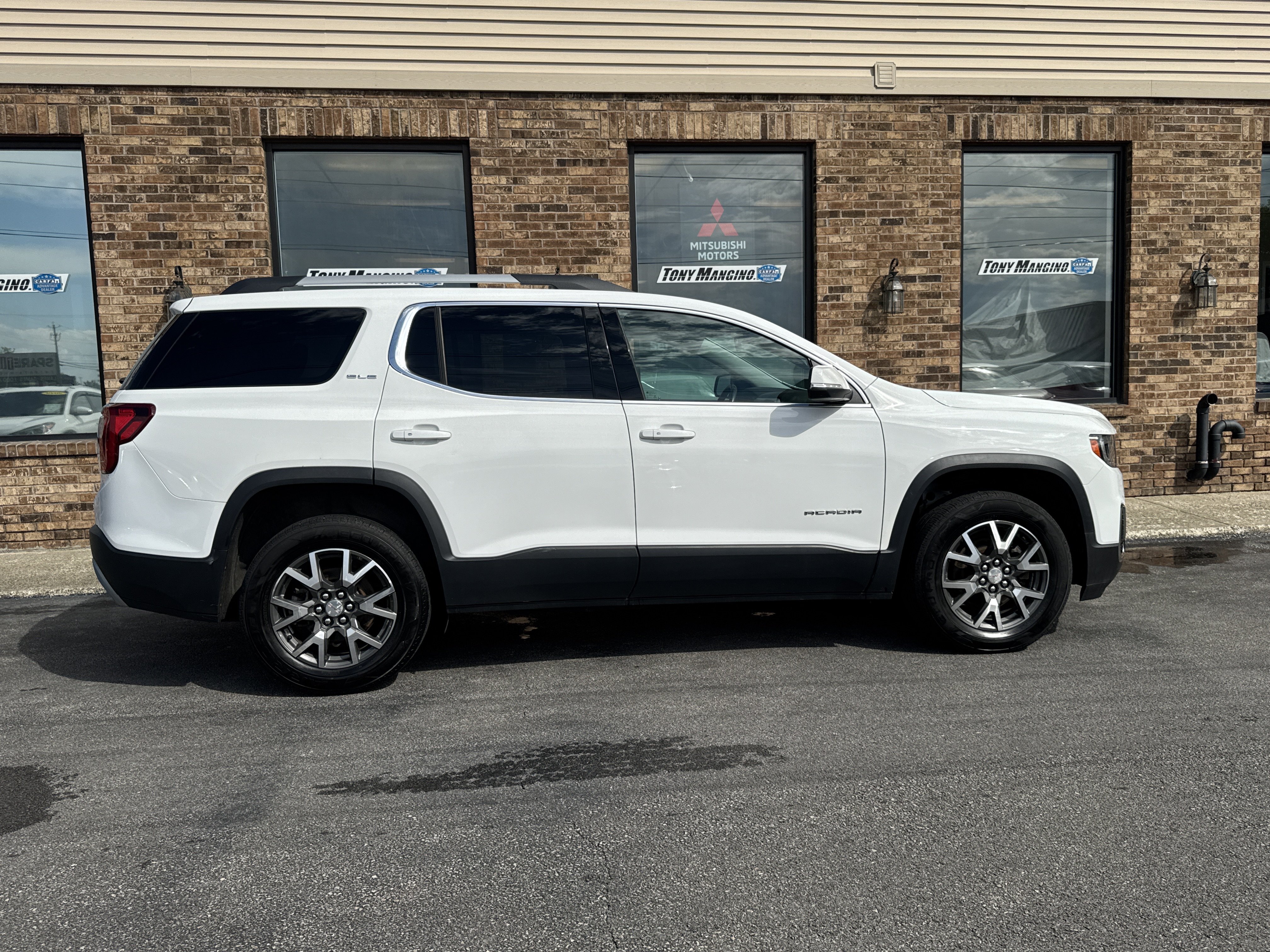 Used 2020 GMC Acadia SLE w/ Driver Convenience Package FWD image 6