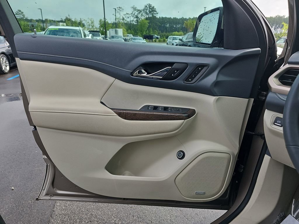 Used 2023 GMC Acadia Denali FWD image 32