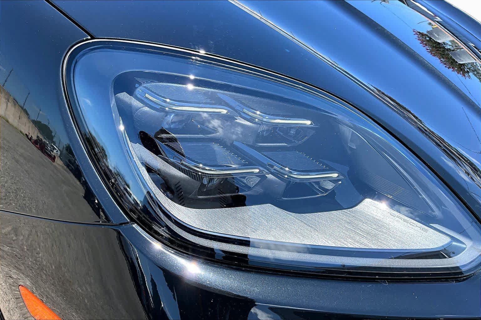 Used 2024 Porsche Cayenne AWD/4WD image 26
