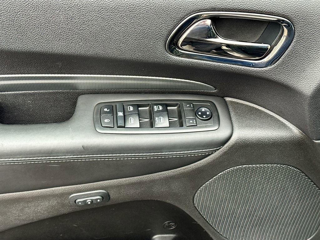 Used 2019 Dodge Durango R/T w/ Technology Group image 16