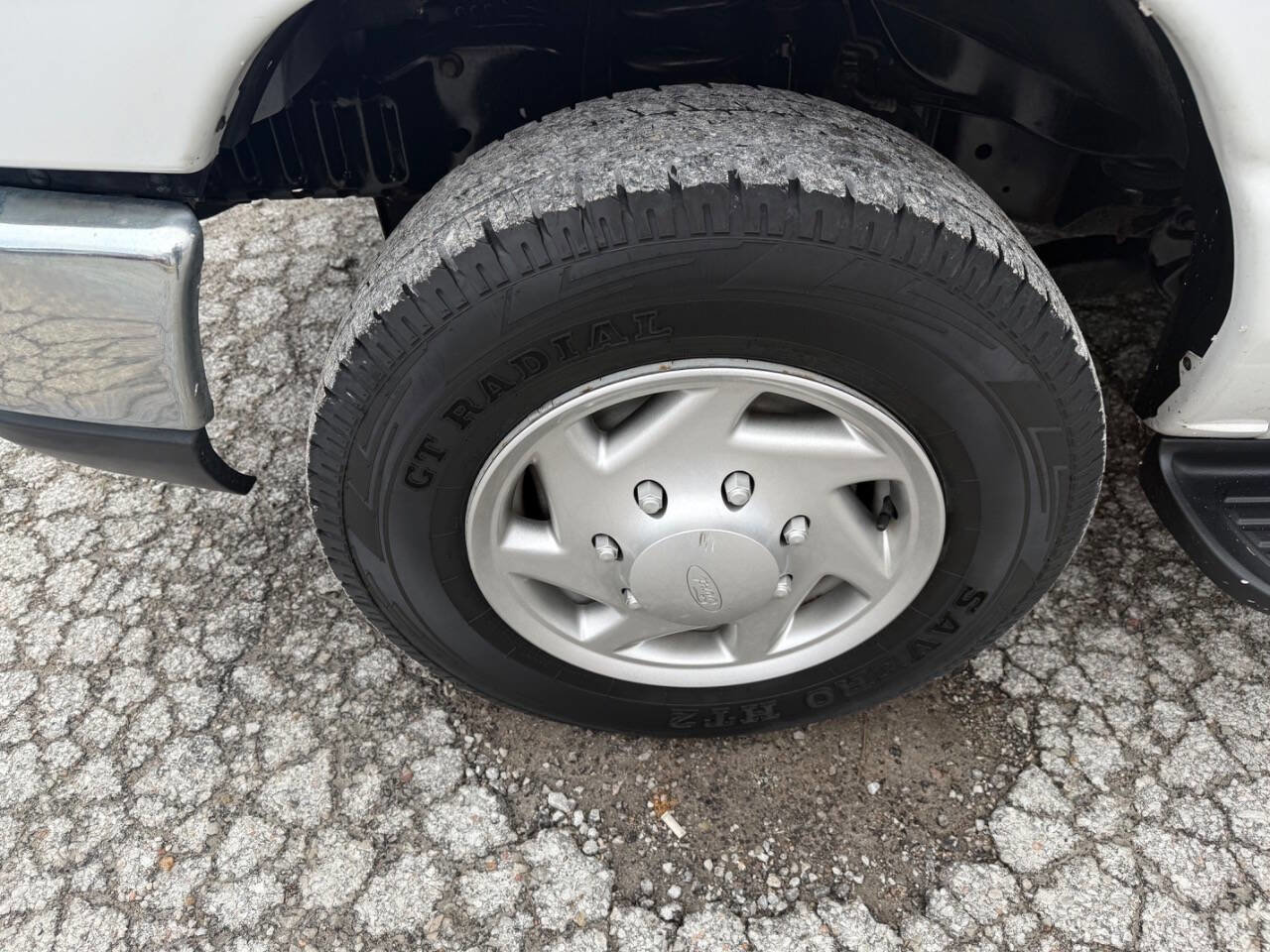 Used 2013 Ford E-350 and Econoline 350 XLT image 9