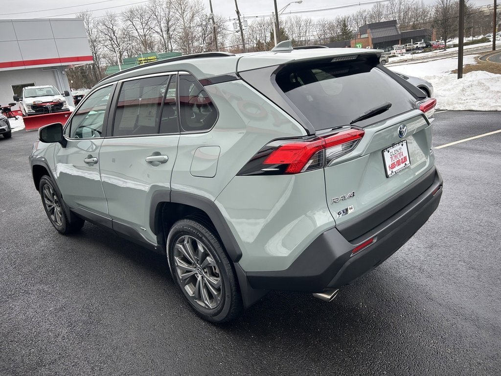 Used 2022 Toyota RAV4 XLE Premium image 7
