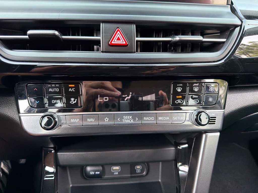 Certified 2024 Kia Seltos X-Line AWD/4WD image 12