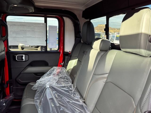 New 2026 Jeep Gladiator Mojave w/ Technology Group AWD/4WD image 17
