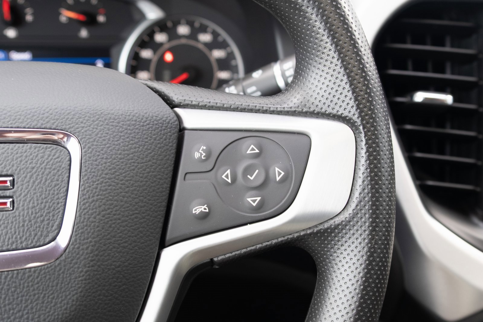 Used 2022 GMC Acadia SLE image 8