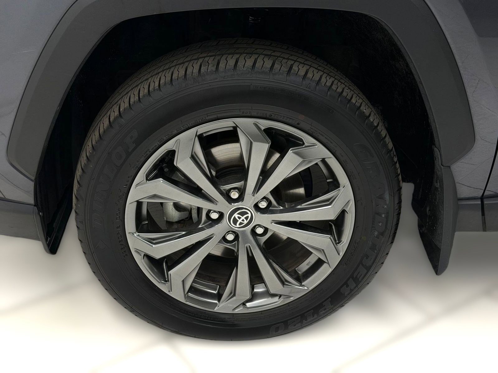 Used 2022 Toyota RAV4 XLE Premium image 9