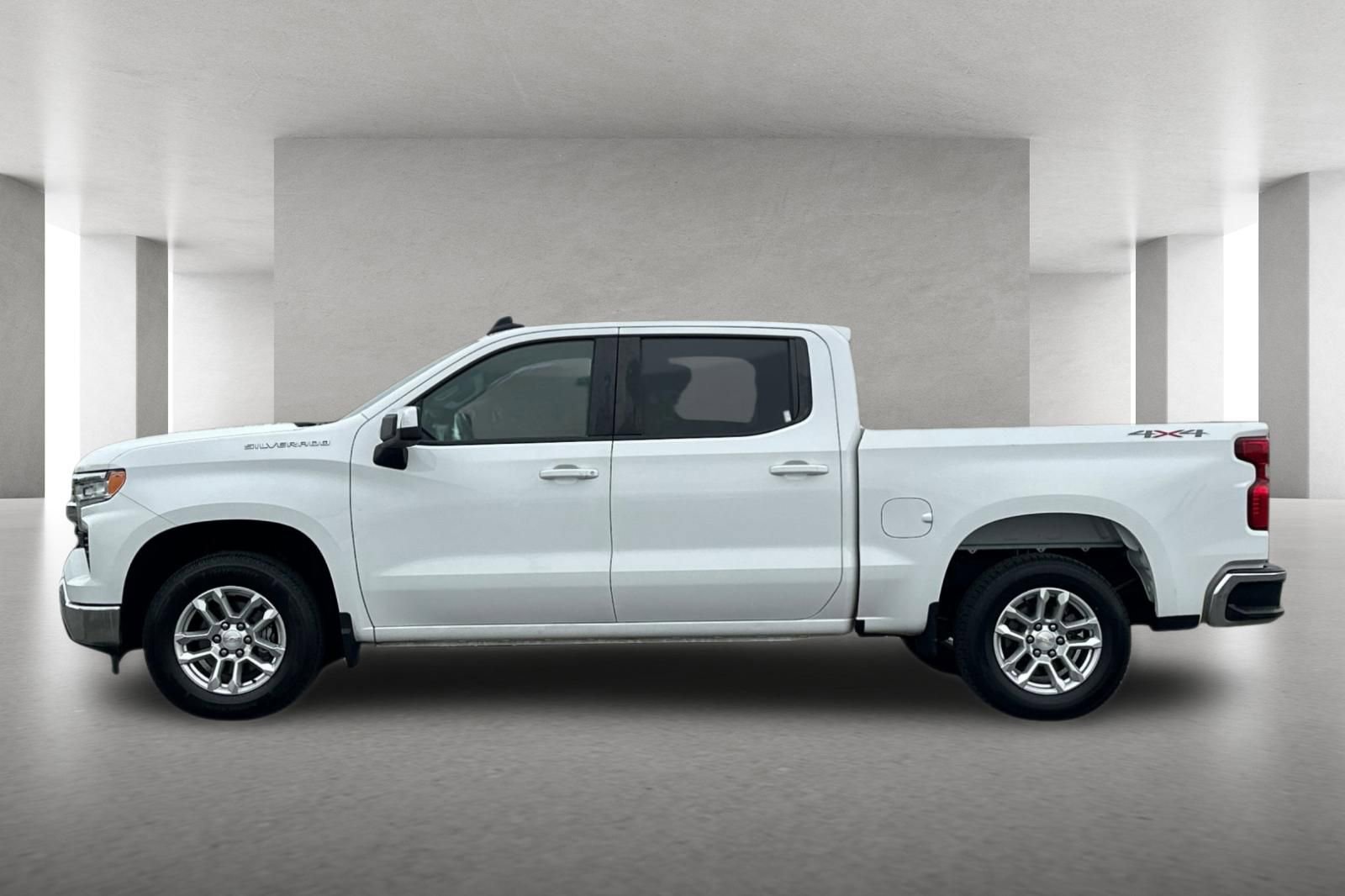 Used 2022 Chevrolet Silverado 1500 LT AWD/4WD image 7