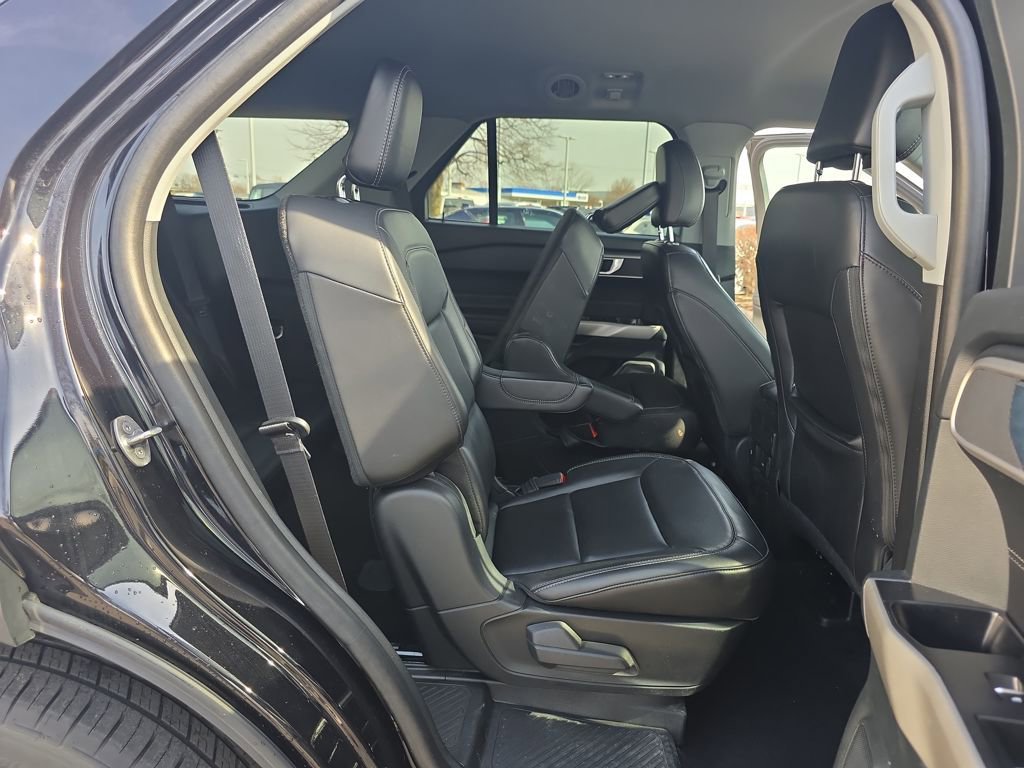 Certified 2024 Ford Explorer XLT w/ Equipment Group 202A image 40