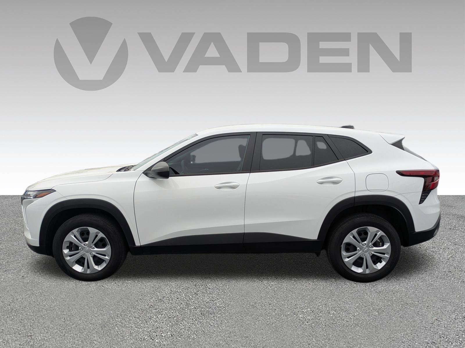 Used 2025 Chevrolet Trax LS FWD image 27