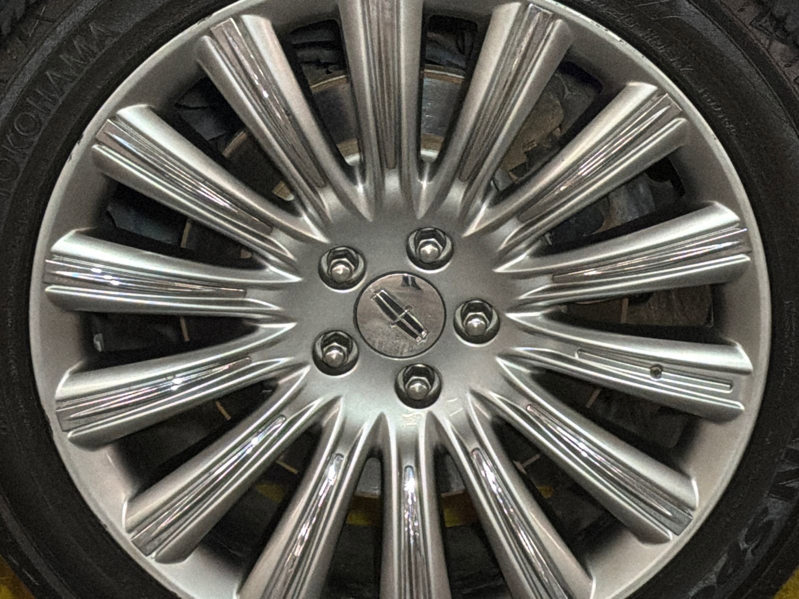 Used 2015 Lincoln MKS AWD w/ Equipment Group 101A image 5