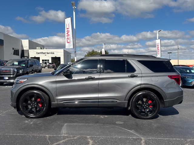 Used 2023 Ford Explorer ST w/ Equipment Group 401A AWD/4WD image 3
