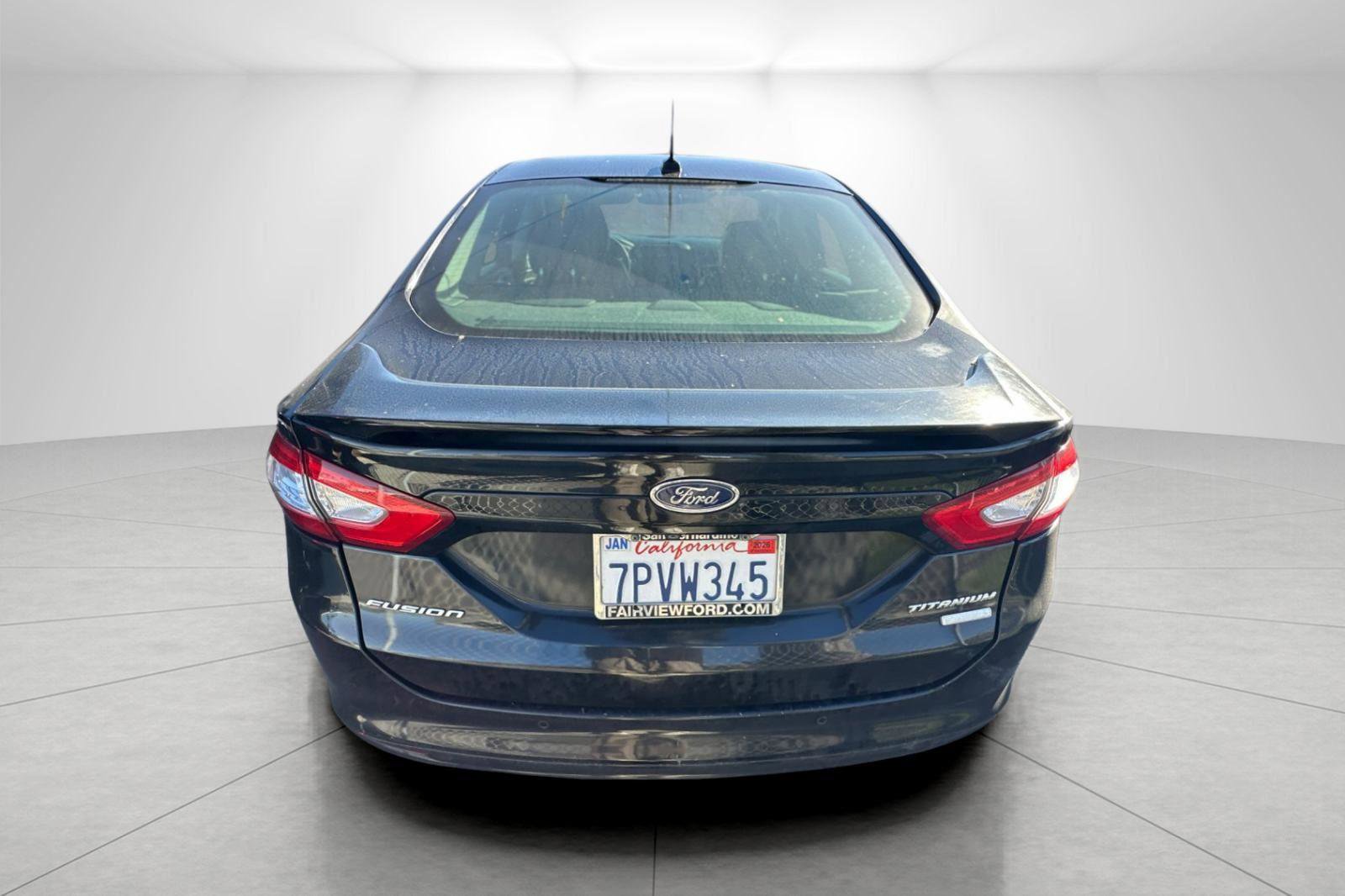 Used 2016 Ford Fusion Titanium image 3