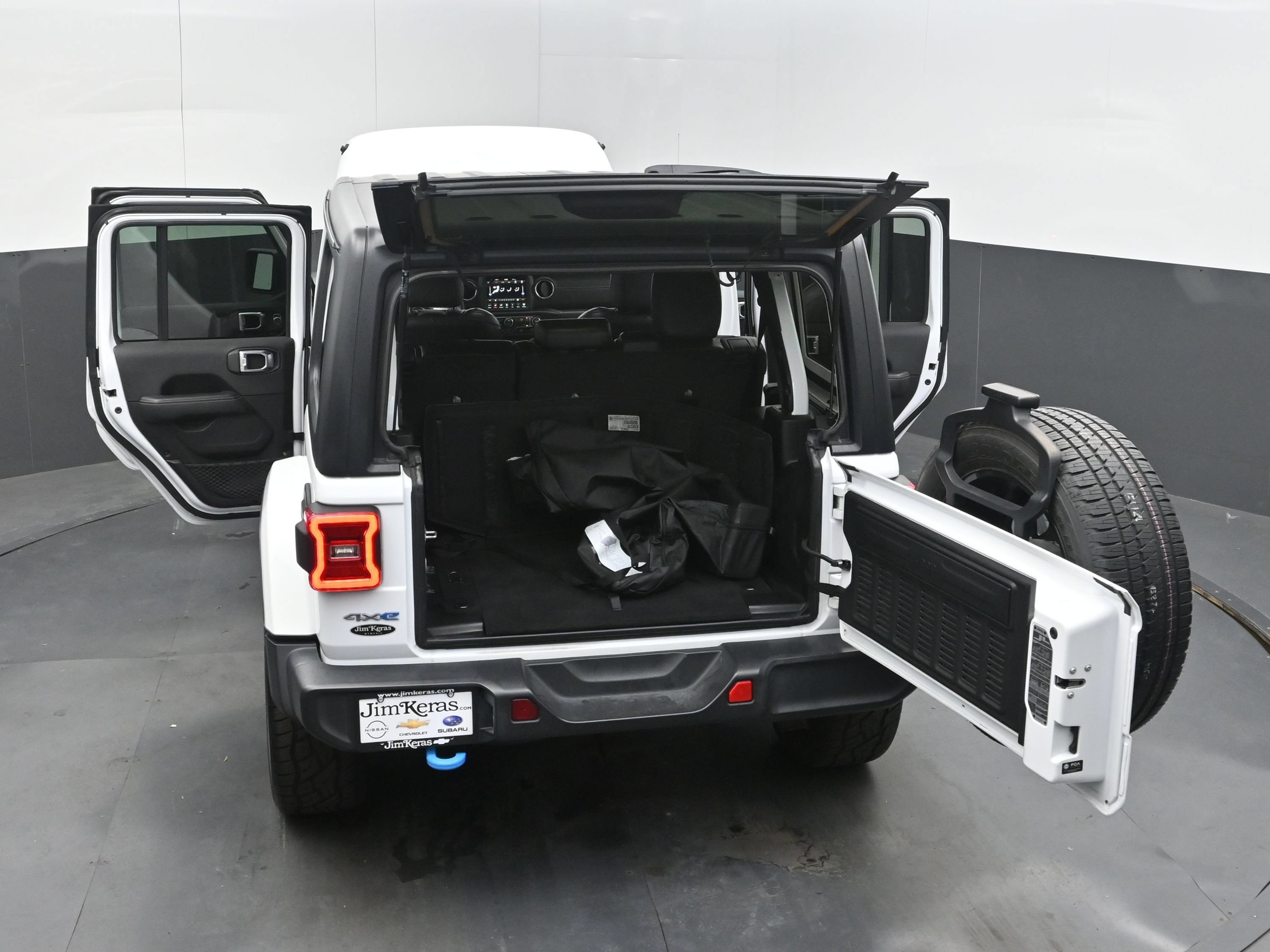 Used 2022 Jeep Wrangler Unlimited Sahara AWD/4WD image 45
