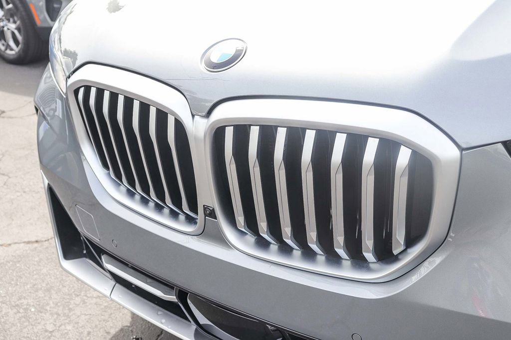 Used 2025 BMW X5 sDrive40i w/ Premium Package RWD image 12