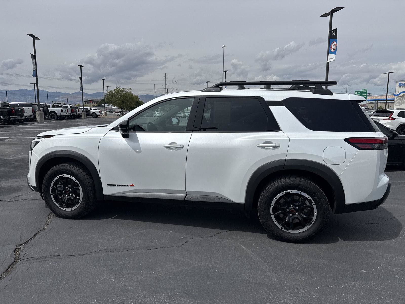 Used 2026 Nissan Pathfinder Rock Creek AWD/4WD image 5