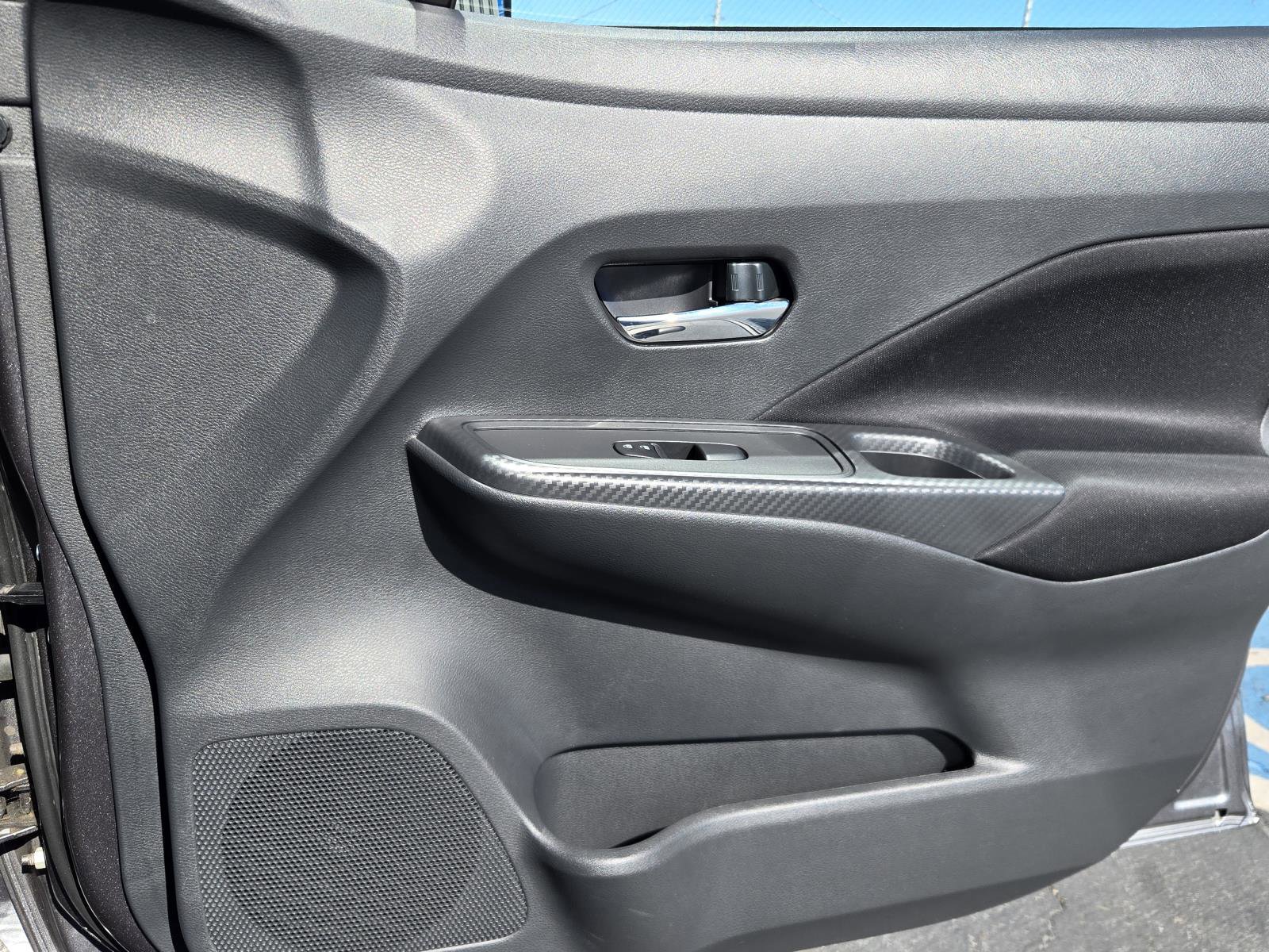 Used 2022 Nissan Versa SV FWD image 33