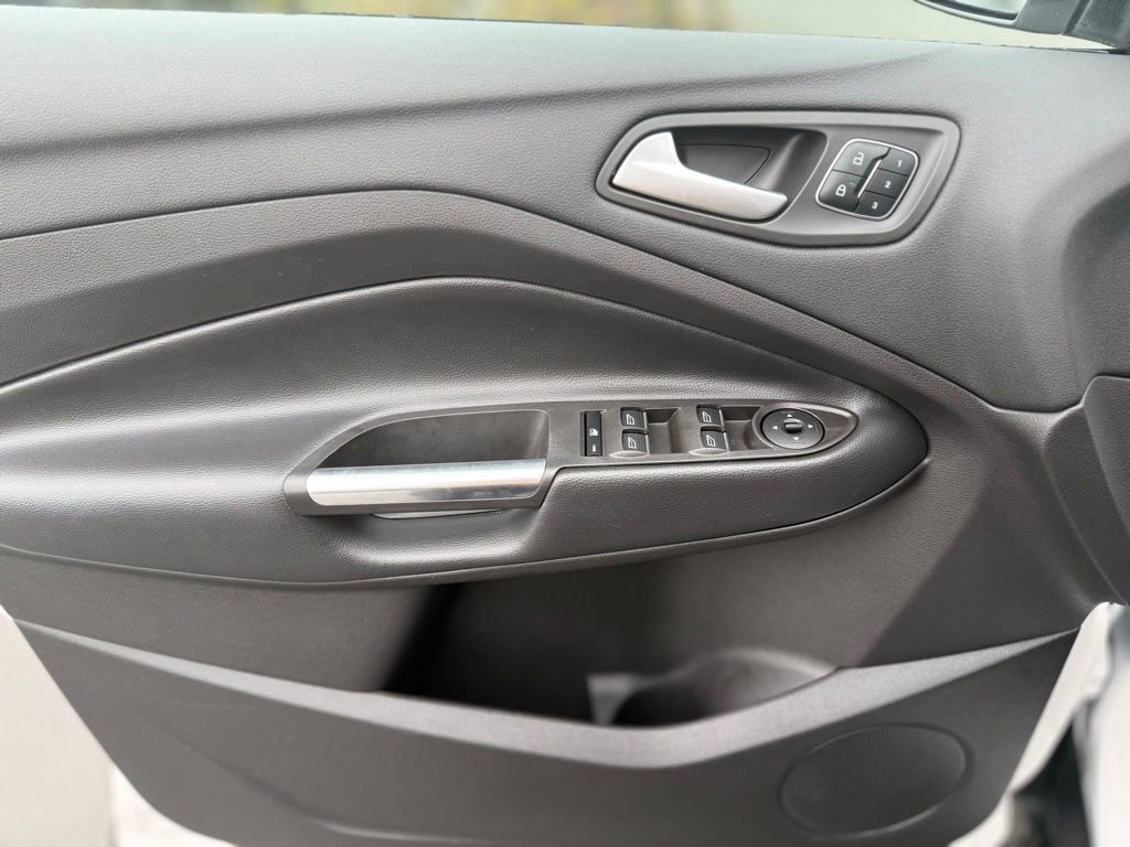 Used 2018 Ford Escape Titanium w/ Ford Safe & Smart Package image 15