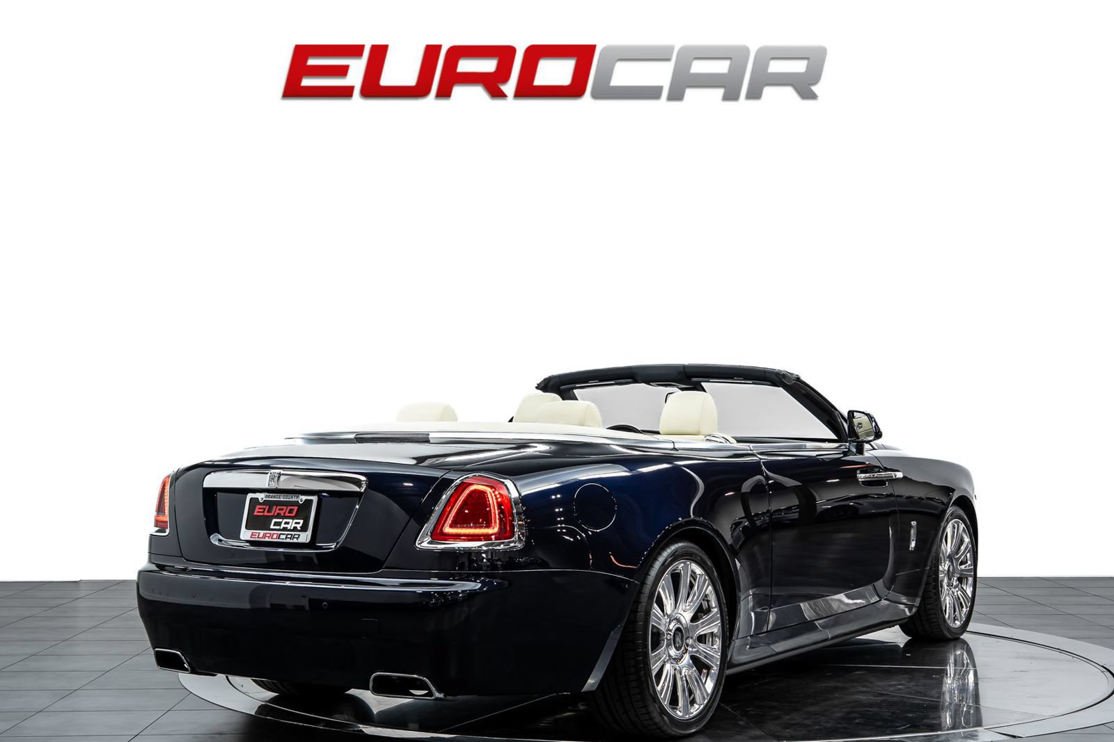 Used 2017 Rolls-Royce Dawn RWD image 6