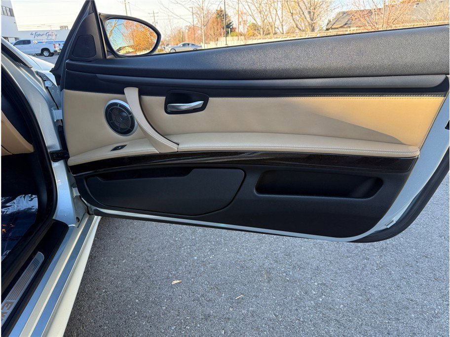 Used 2012 BMW M3 Convertible image 32