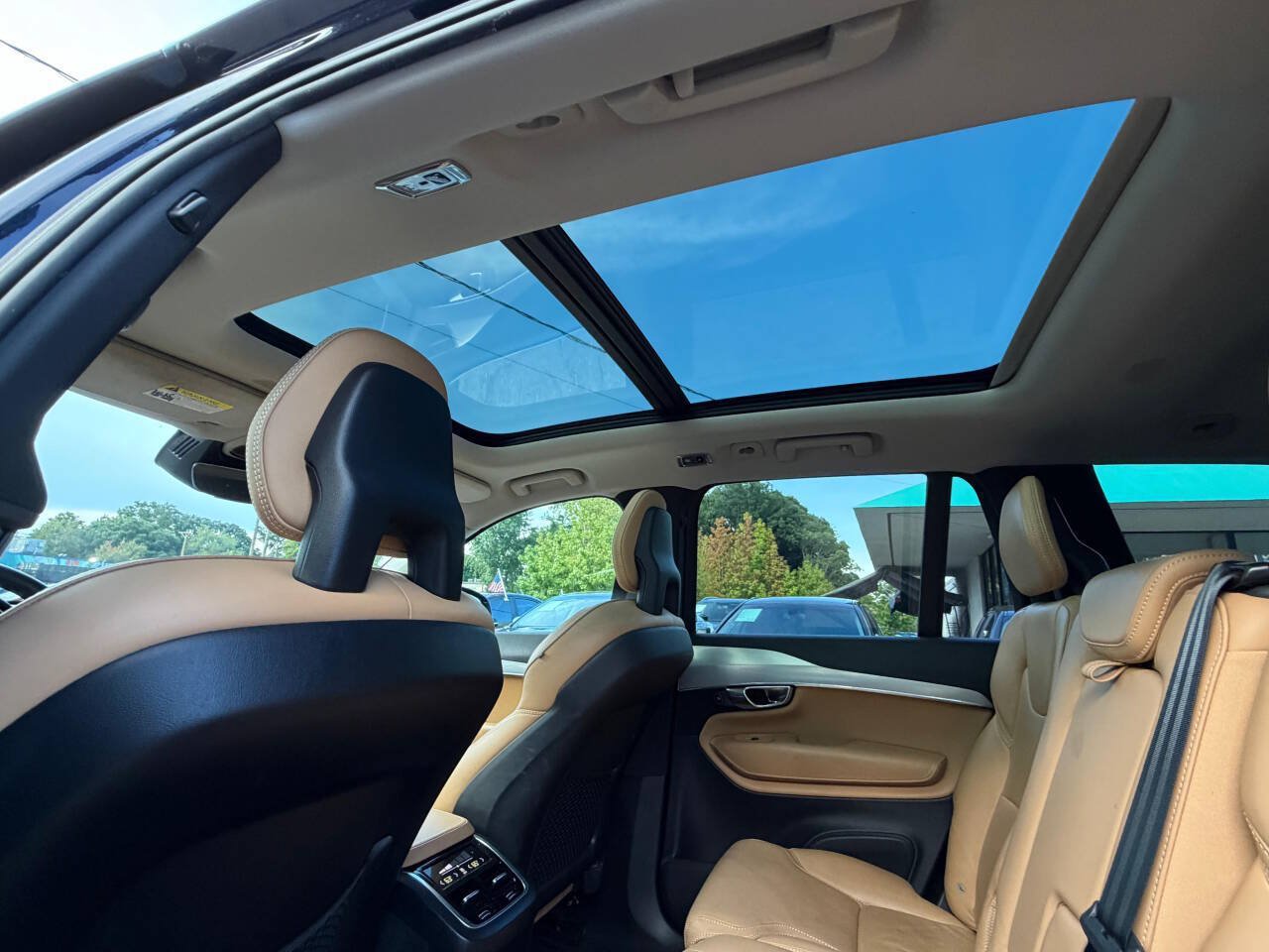 Used 2016 Volvo XC90 T6 Momentum AWD/4WD image 16