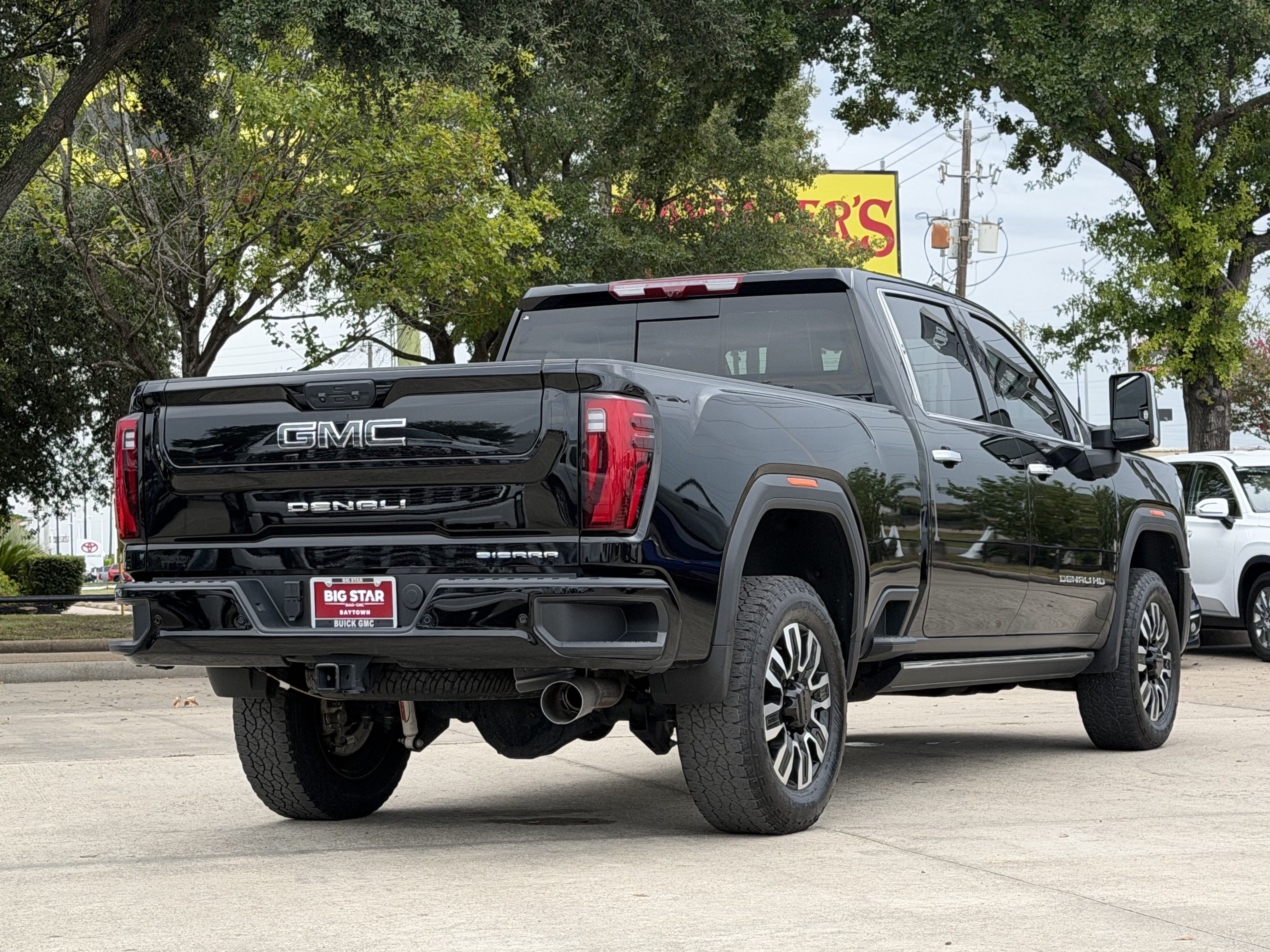 Used 2025 GMC Sierra 2500 Denali Ultimate w/ Max Trailering Package AWD/4WD image 6