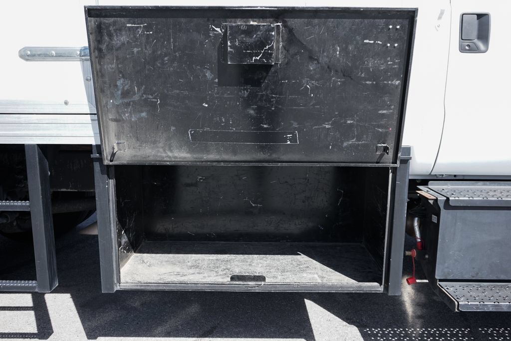 Used 2016 Ford F650 2WD Regular Cab Super Duty image 20