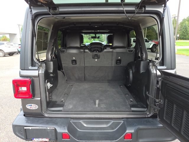 Used 2020 Jeep Wrangler Unlimited Sahara w/ Dual Top Group AWD/4WD image 22