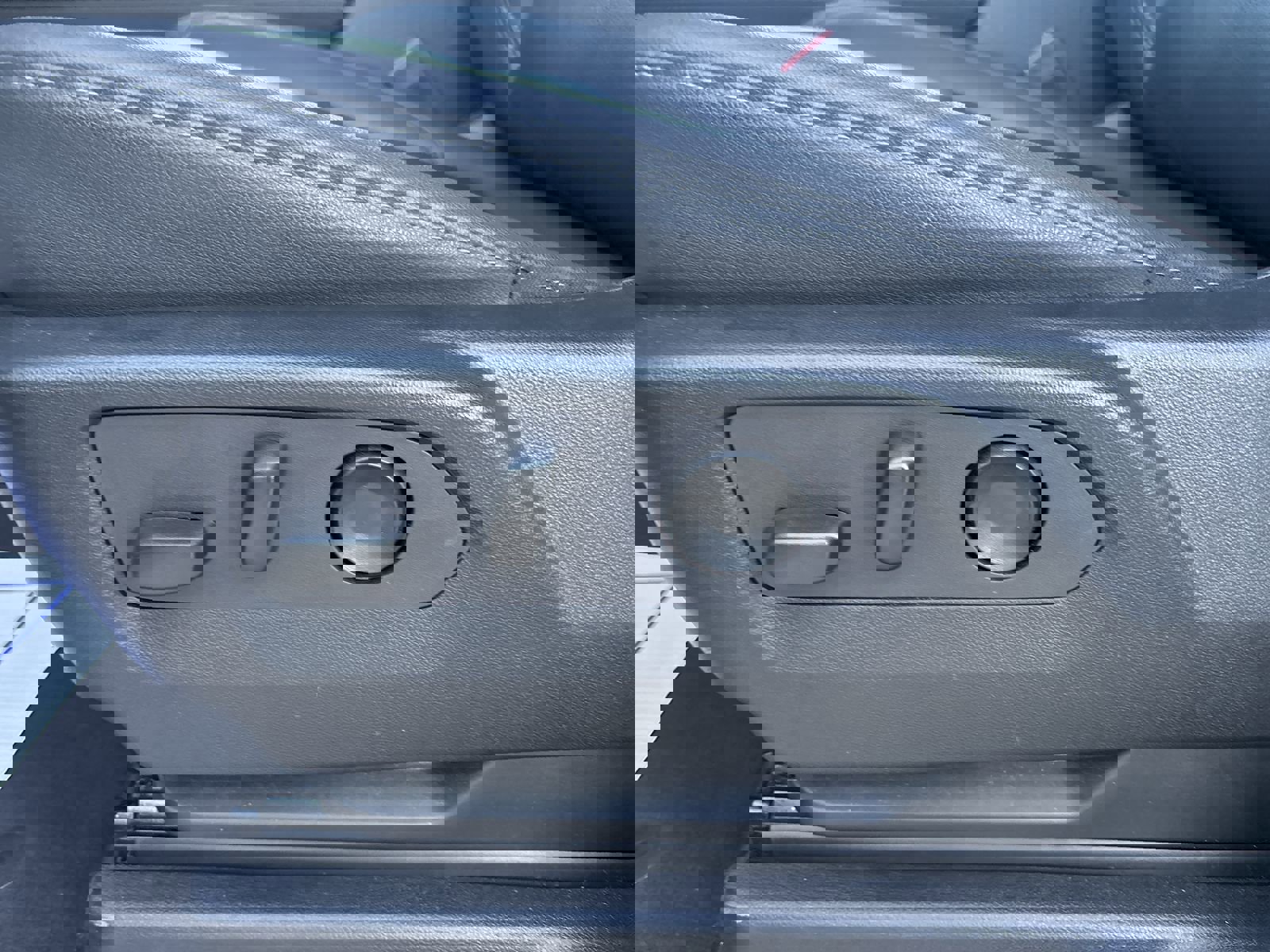 Used 2024 Chevrolet Tahoe Z71 w/ Luxury Package image 15