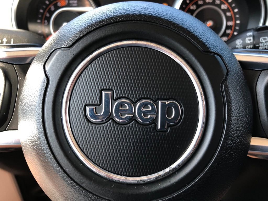 Used 2020 Jeep Wrangler Unlimited Sahara image 19
