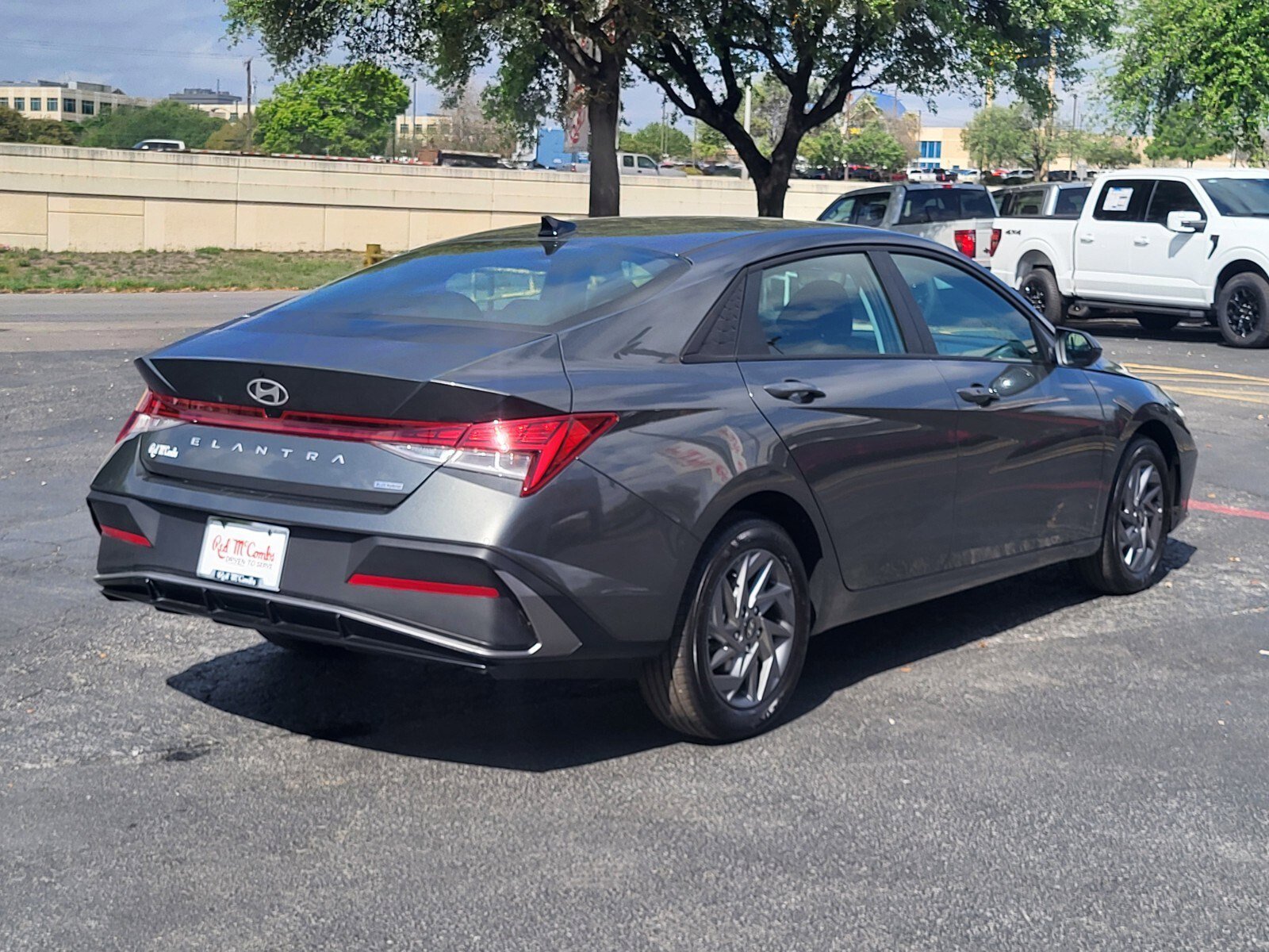 Used 2026 Hyundai Elantra Blue image 4