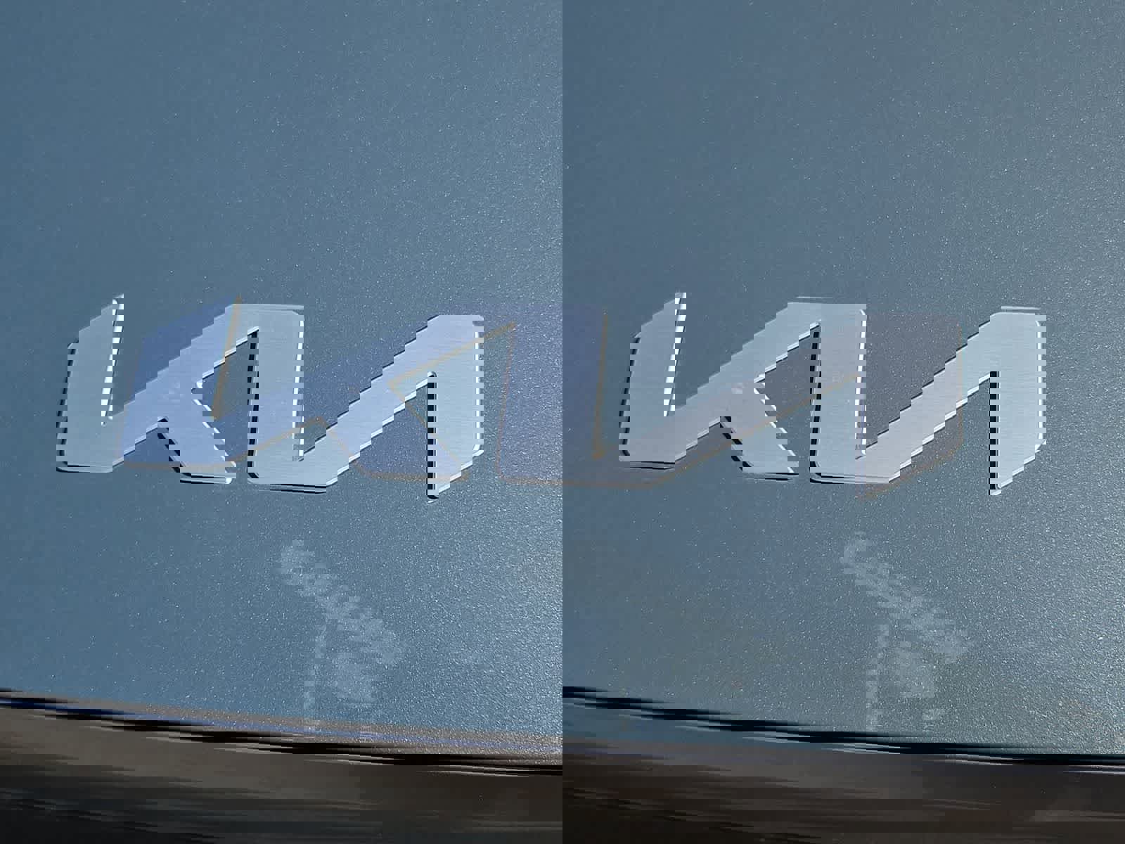 Used 2024 Kia EV9 Wind image 12