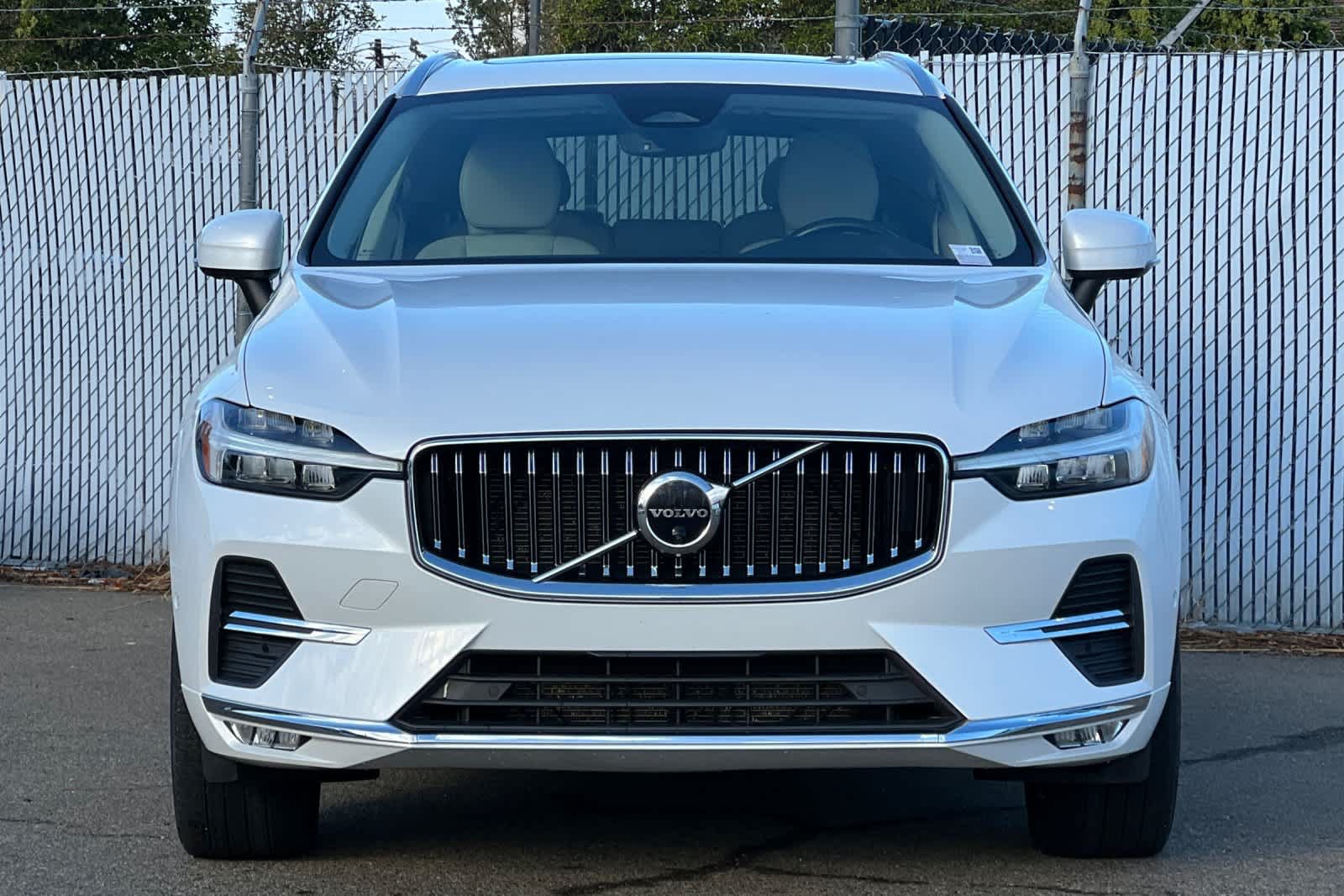 Used 2023 Volvo XC60 B5 Plus AWD/4WD image 8