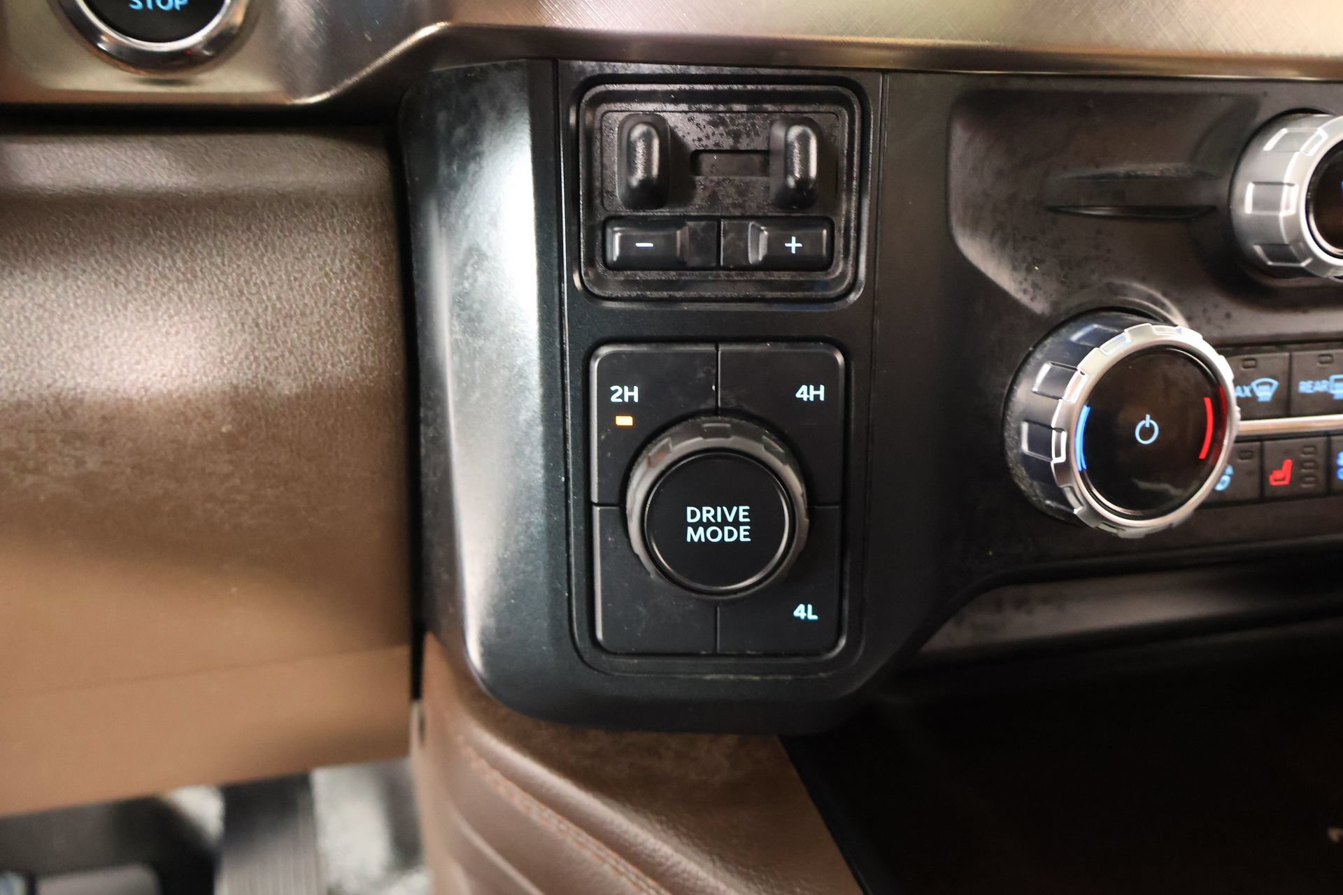 Used 2024 Ford F350 King Ranch w/ Chrome Package AWD/4WD image 9