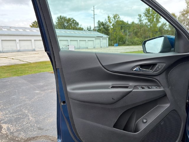 Used 2020 Chevrolet Equinox LT w/ Driver Convenience Package FWD image 16