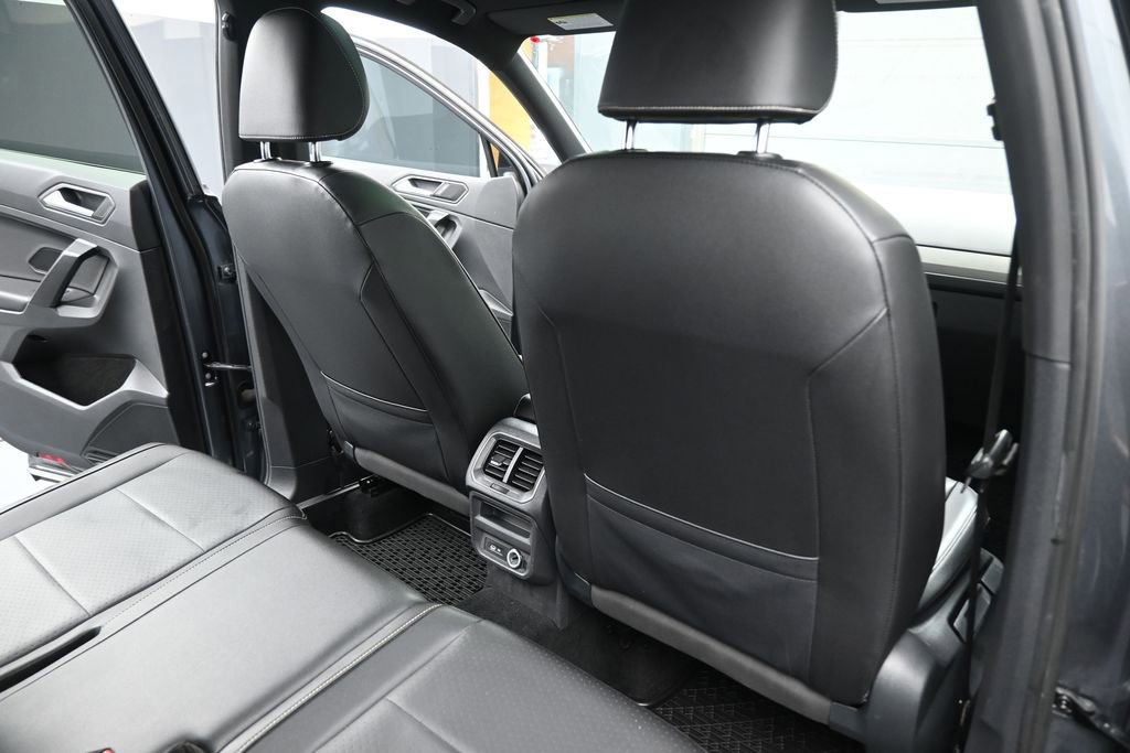 Used 2021 Volkswagen Tiguan SE FWD image 25