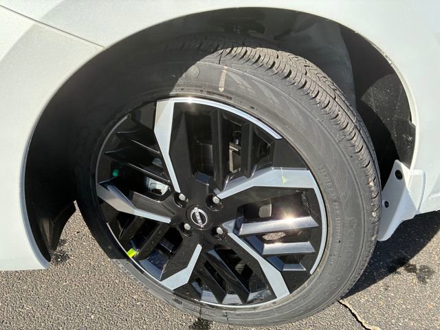 New 2025 Nissan Versa SR w/ Trunk Package image 10