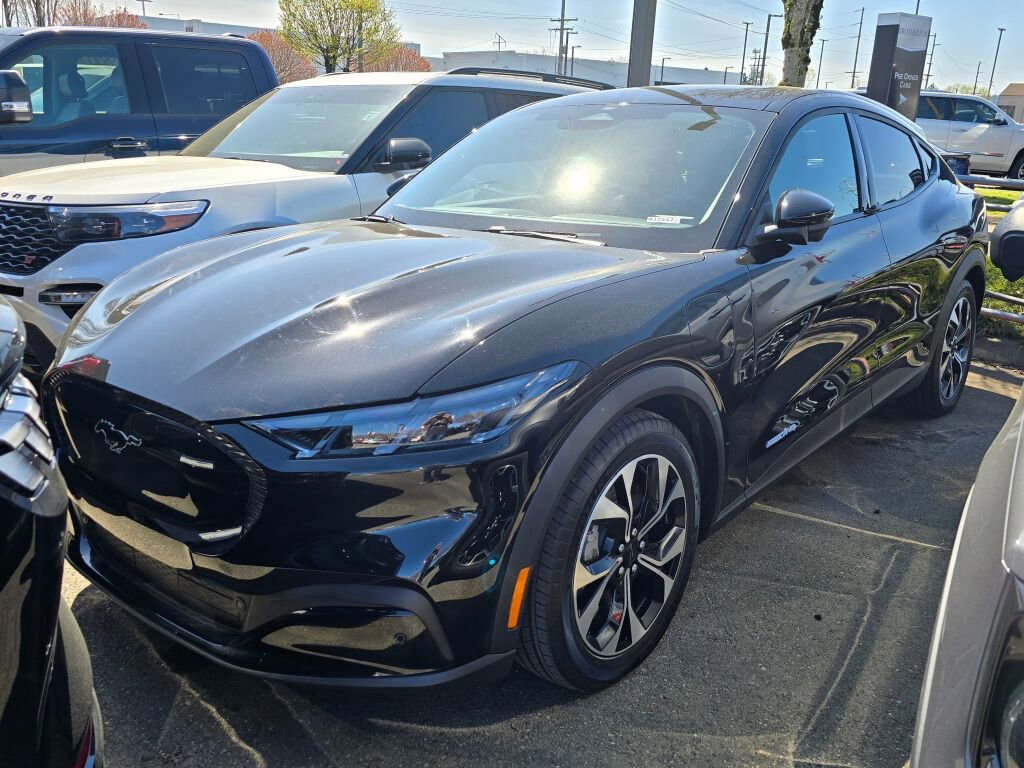 Used 2025 Ford Mustang Mach-E Select w/ Comfort Package Lite image 1