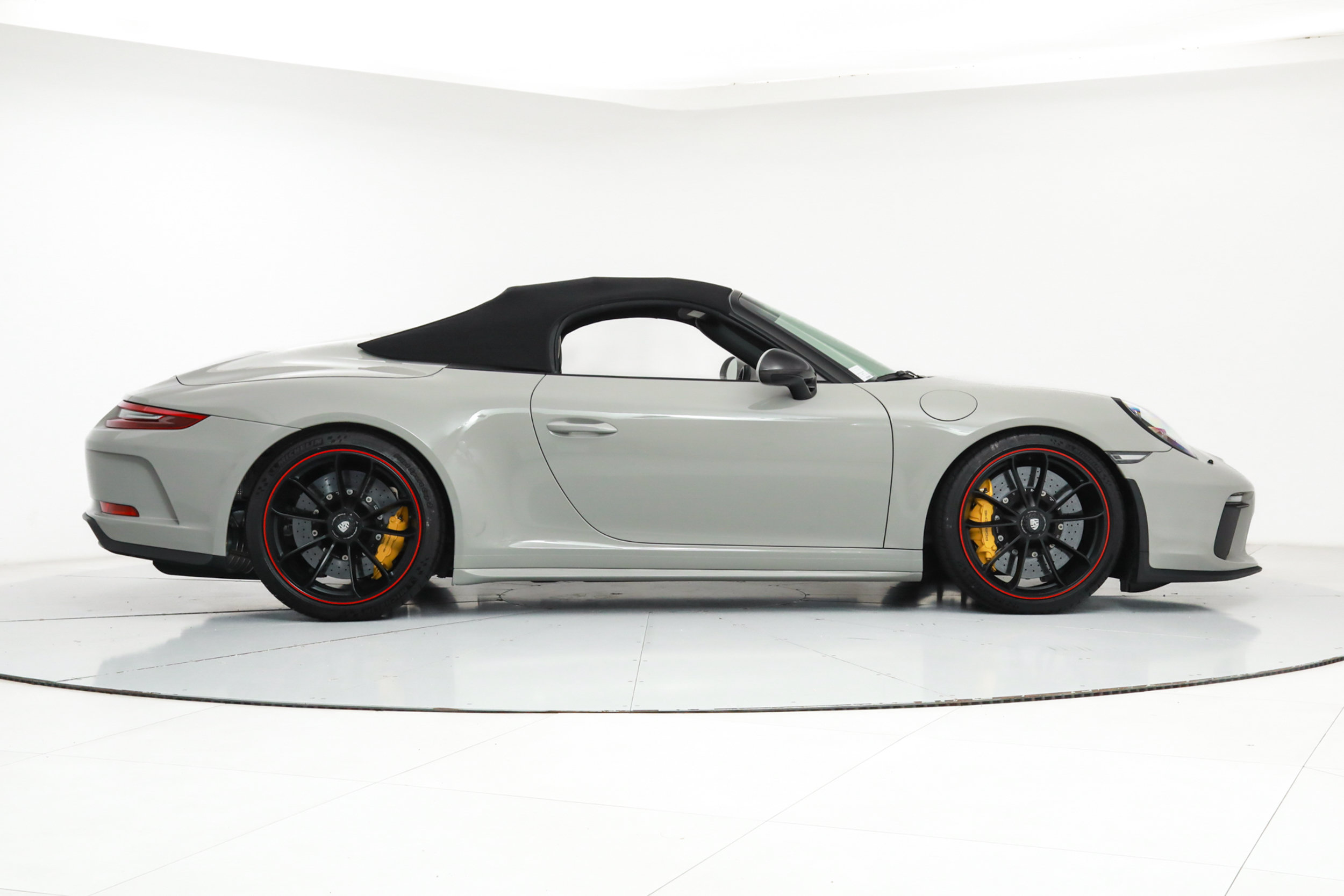Used 2019 Porsche 911 Speedster RWD image 8
