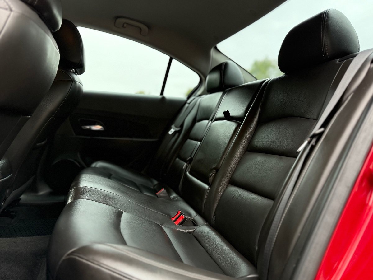 Used 2014 Chevrolet Cruze Diesel FWD image 20