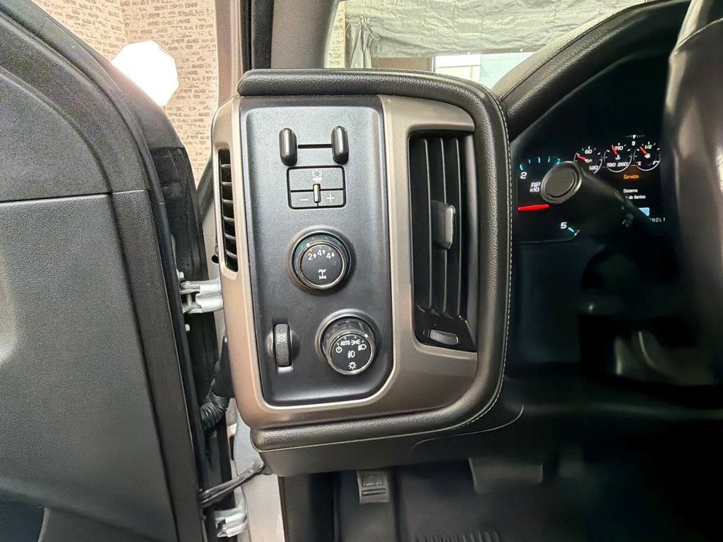 Used 2018 GMC Sierra 2500 Denali w/ Duramax Plus Package AWD/4WD image 23