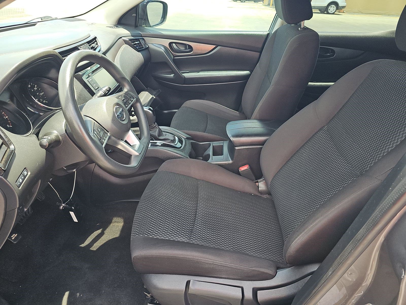 Used 2020 Nissan Rogue Sport S w/ Appearance Package FWD image 7