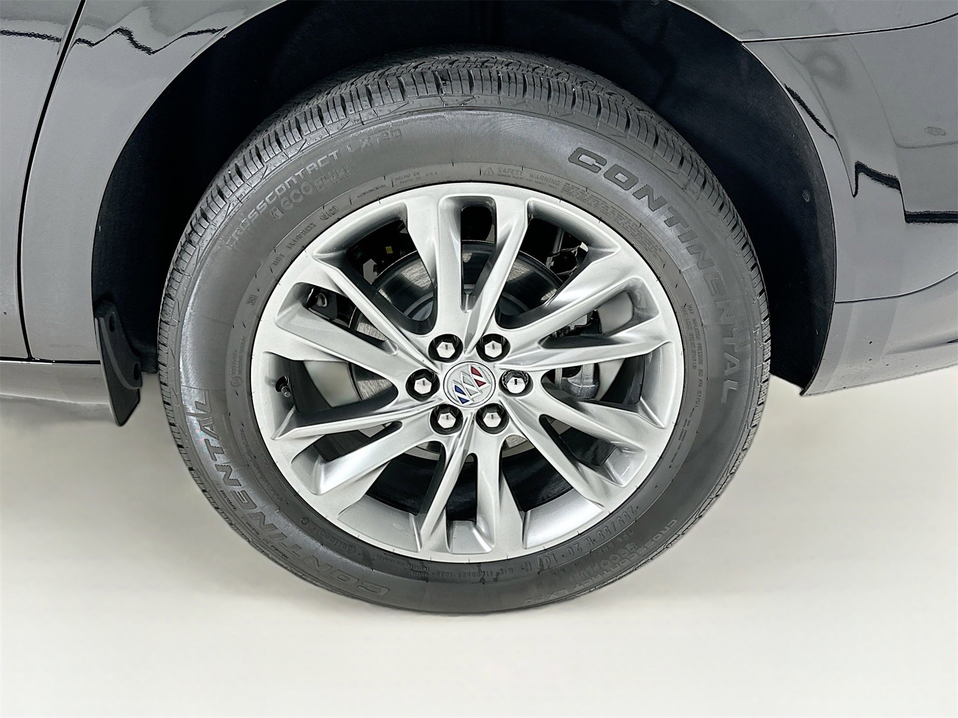 Used 2024 Buick Enclave Avenir w/ Avenir Technology Package image 34