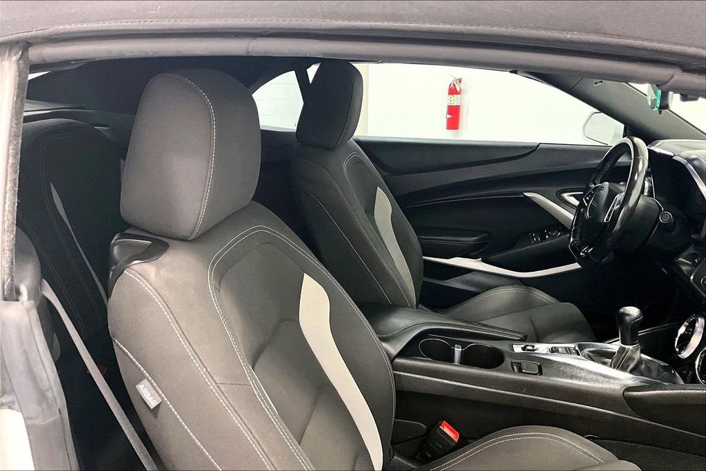 Used 2022 Chevrolet Camaro LT RWD image 5