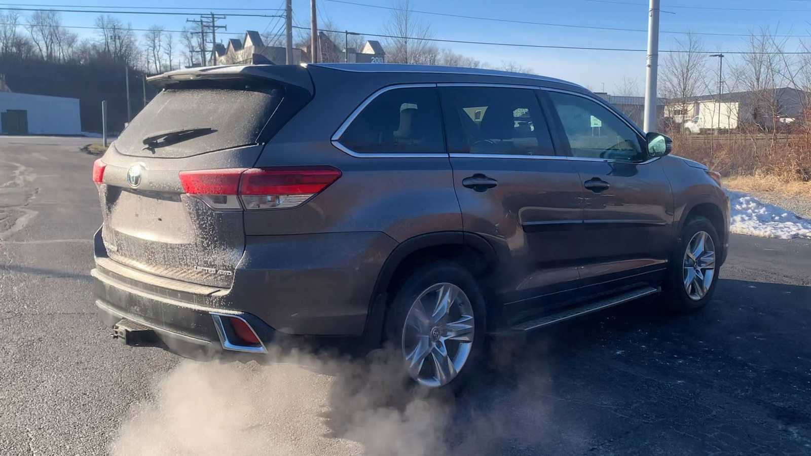 Used 2017 Toyota Highlander Limited image 8