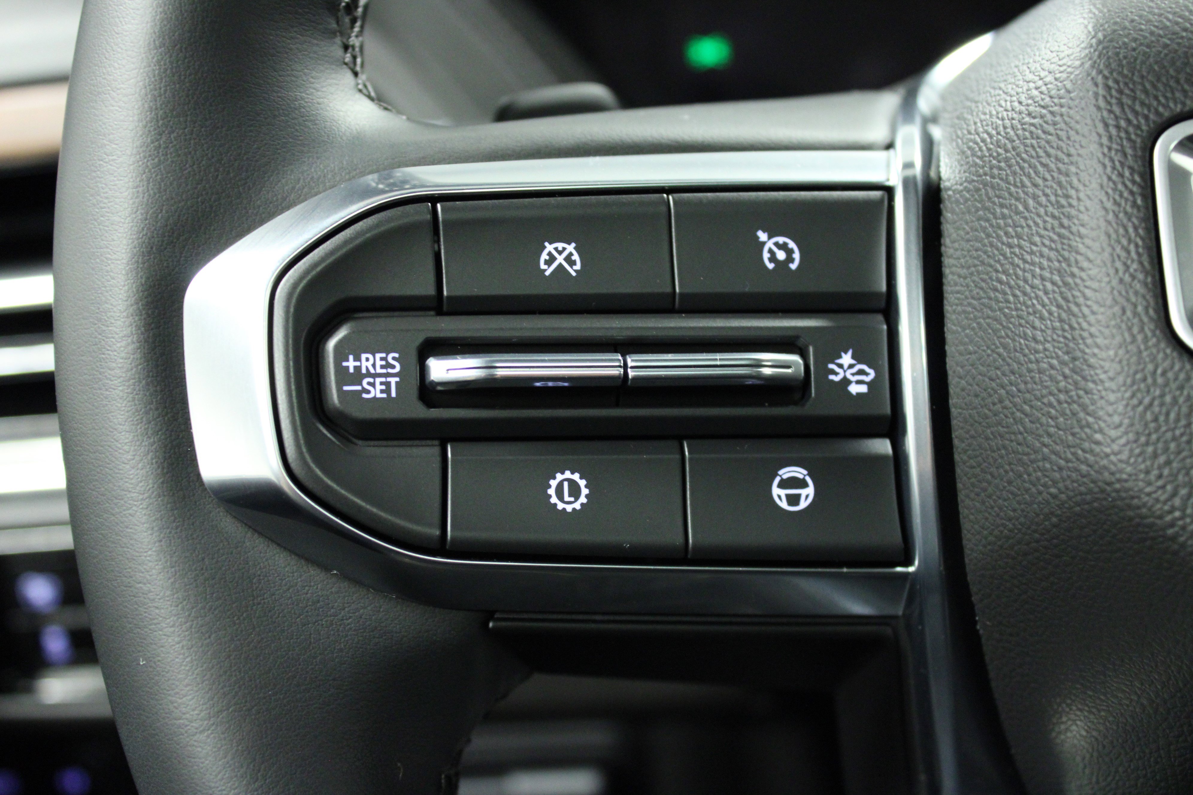 Used 2025 GMC Yukon Denali w/ Denali Reserve Package image 22