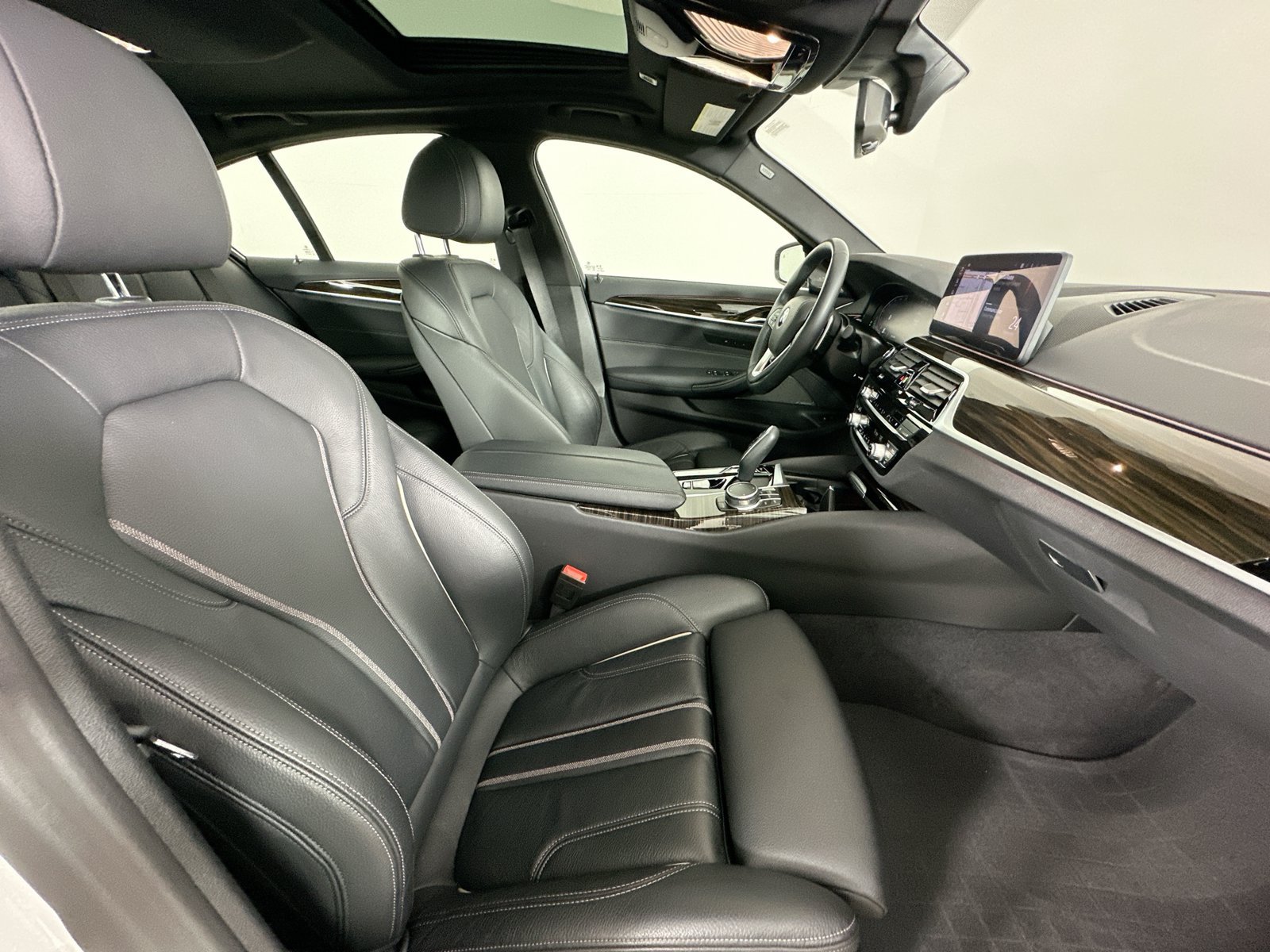 Used 2023 BMW 540i xDrive w/ Premium Package AWD/4WD image 44