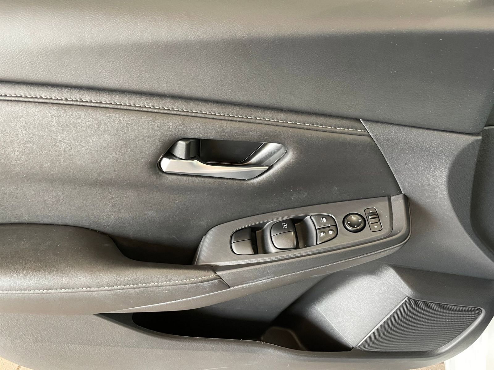 Used 2025 Nissan Sentra SV image 20