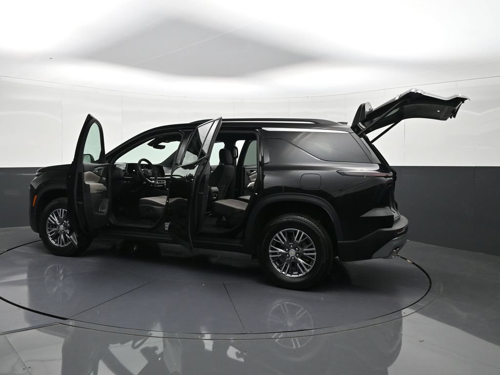 Certified 2026 Chevrolet Traverse LT w/ Driver Confidence Package FWD image 44